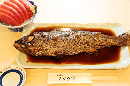 宴会向け料理(煮魚)